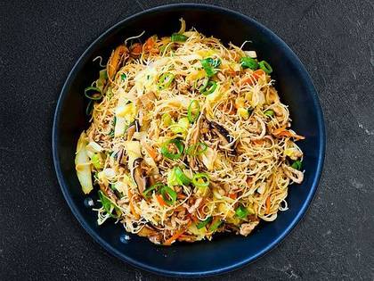 Thin rice noodles with shrimp