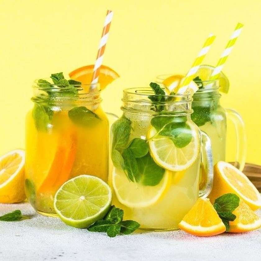 Limonadă (Clasică / Căpșuni / Fructe de Pădure / Mango)
