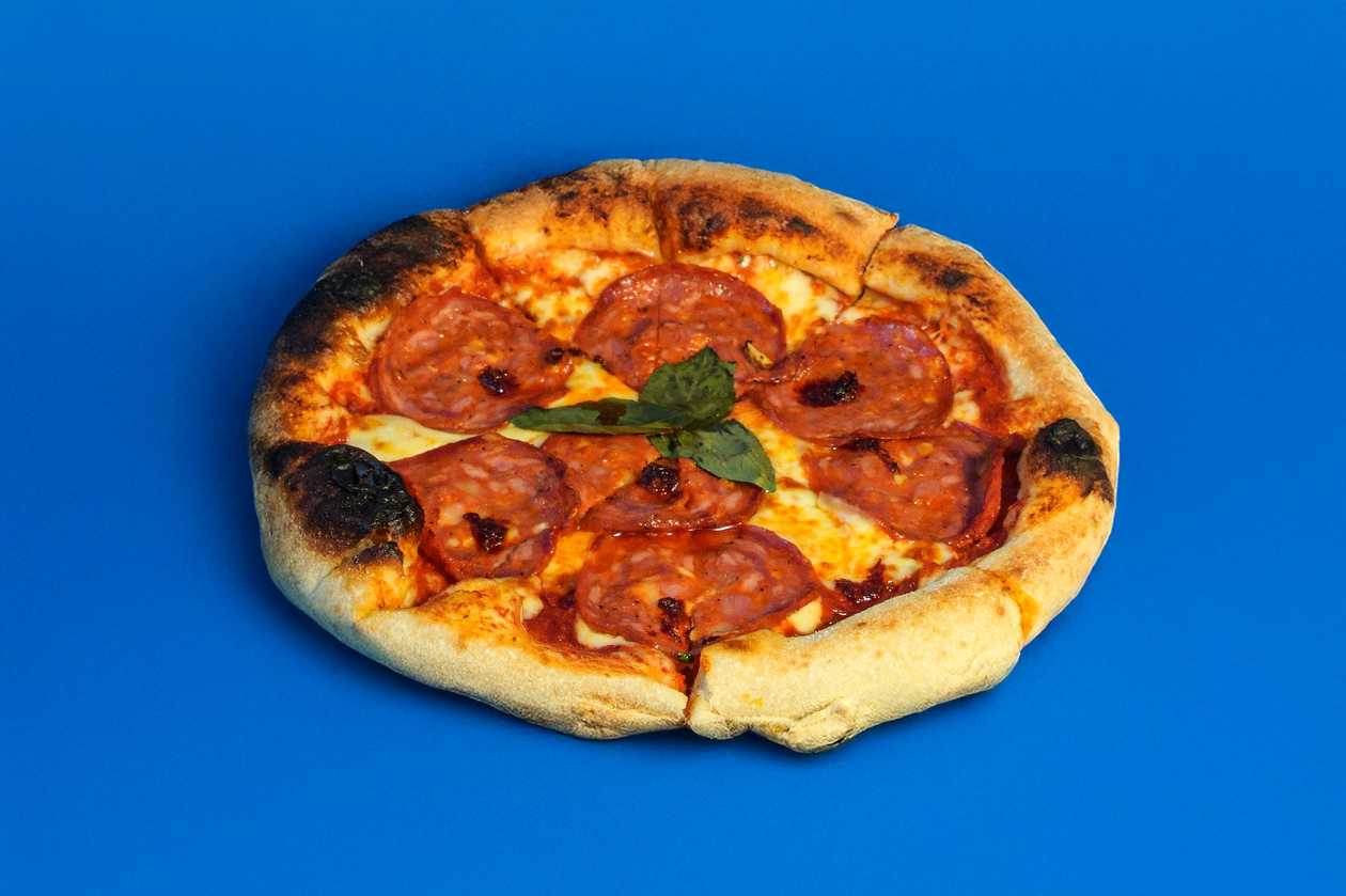 Pizza Calabrese Picante .