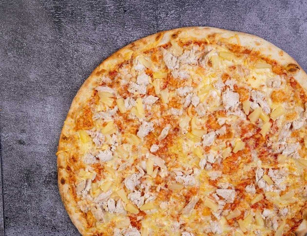 Chicken pizza with pineapple 40cm