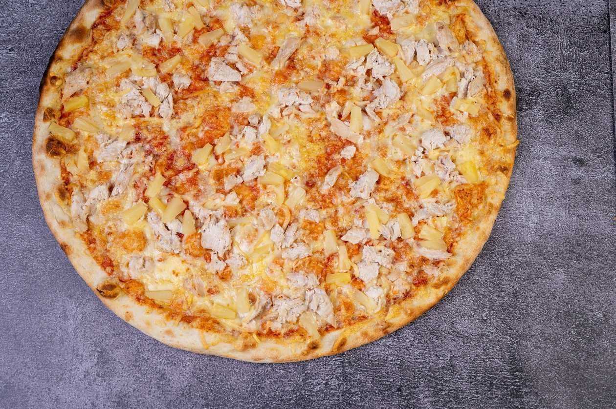 Chicken pizza with pineapple 30cm