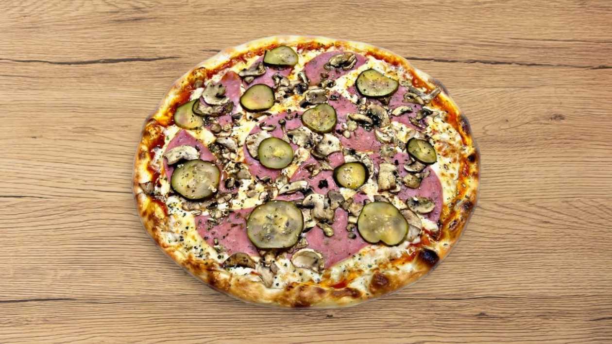 Studentiška pica 42 cm. + gėrimas pasirinktinai 330 ml. Pasiūlymo vertė 16,00