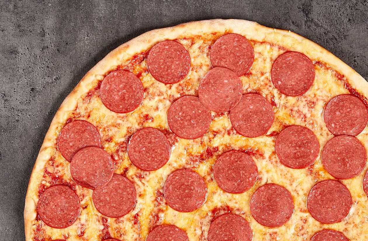 Salami pizza 40cm