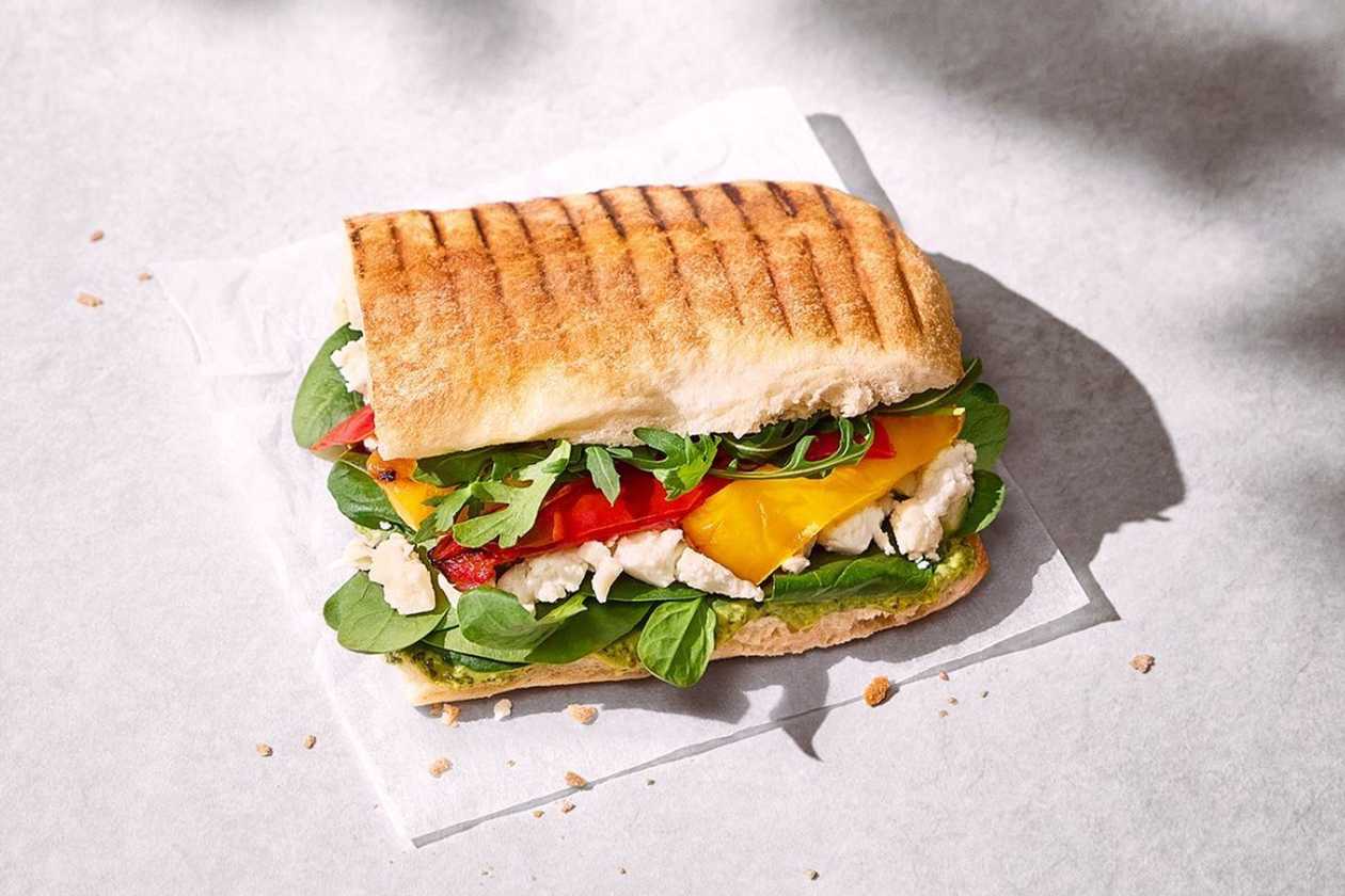 Spianata Zielonej Bogini mozzarella + grillowana papryka