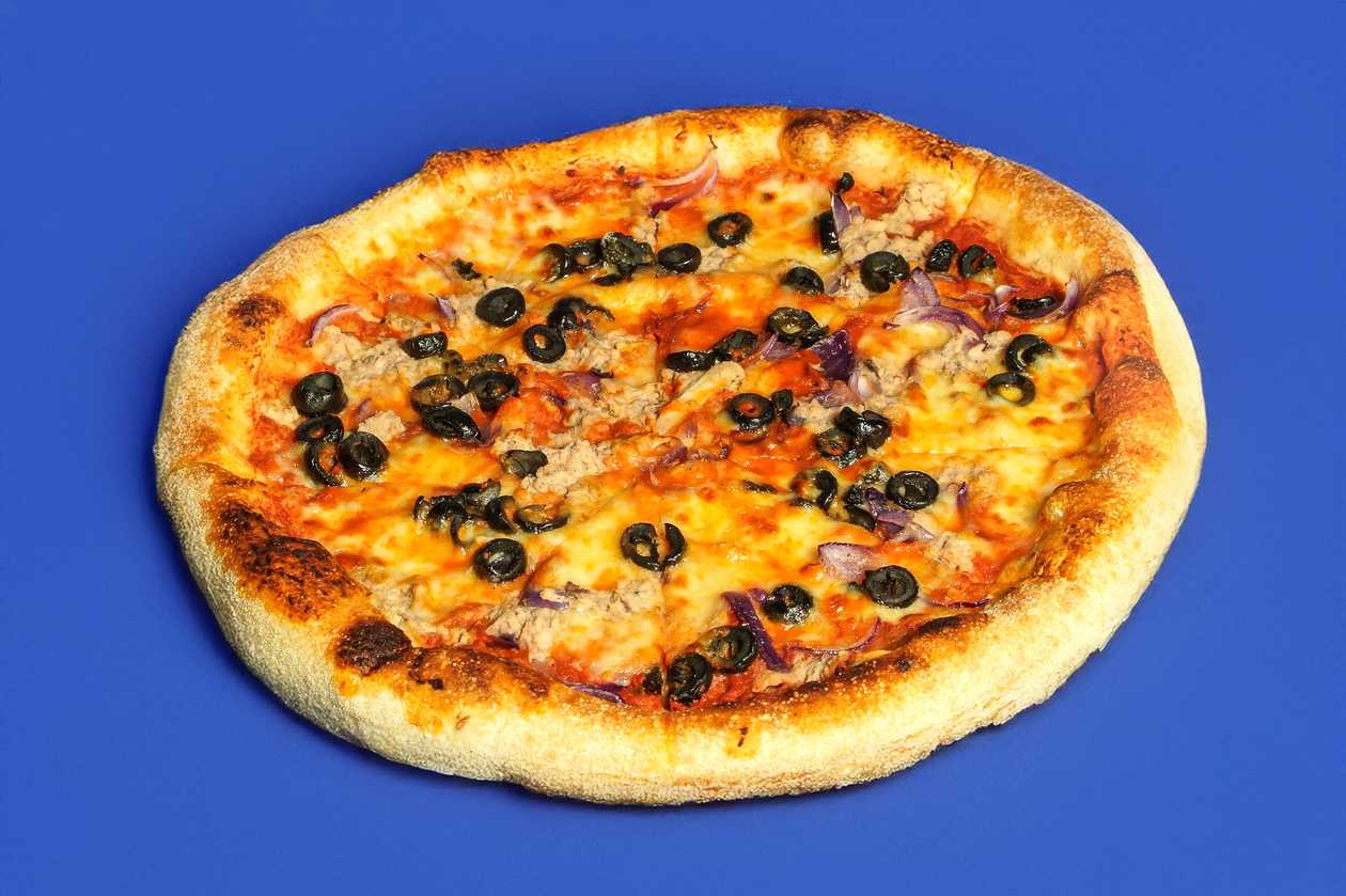 Pizza Tonno e Cipolla .