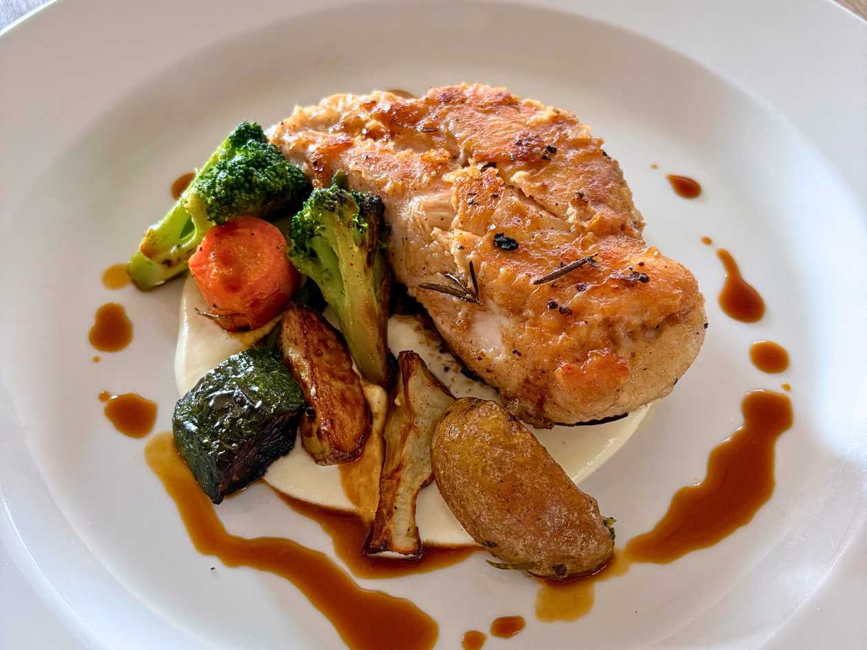 132. Sous-vide Petto Di Pollo Al Cognac E Crema Di Parmigiano (200 g)