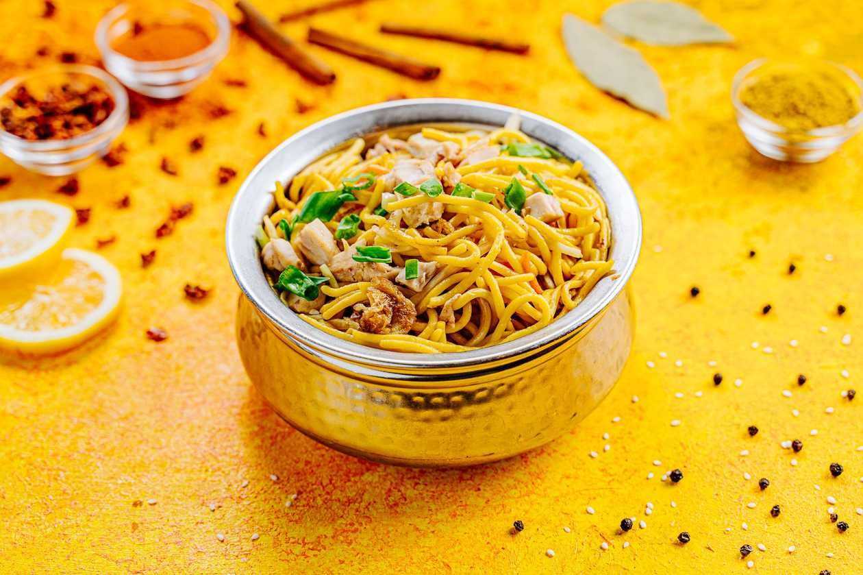 130. Noodles with chicken