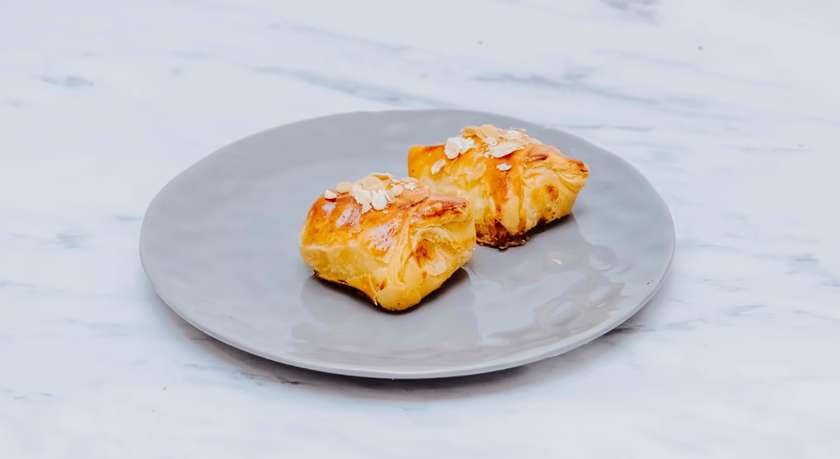 Chicken Holland Cheese Puff (100g)