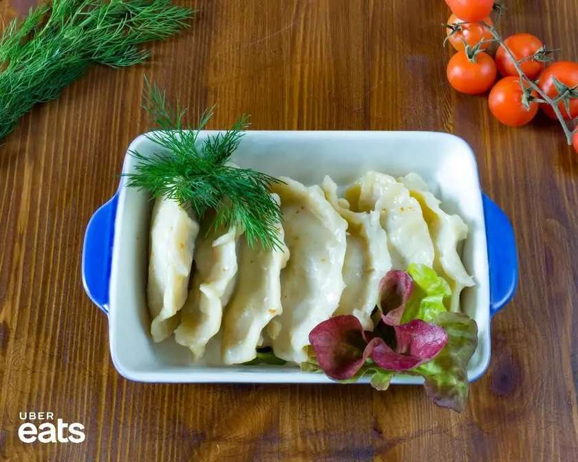 PIEROGI Z KURKAMI I SURÓWKĄ
