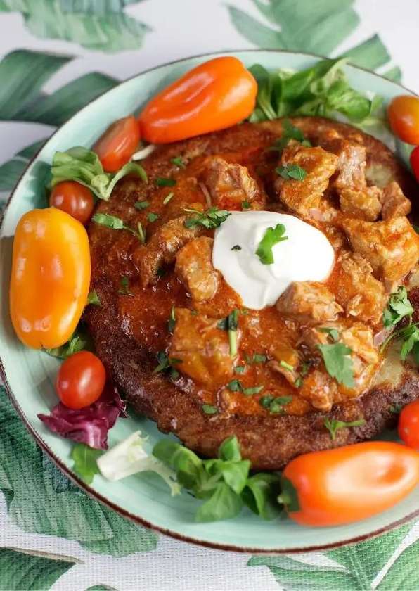 PLACEK PO WĘGIERSKU Z KWAŚNĄ ŚMIETANĄ