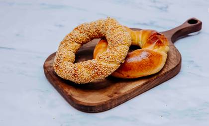 Simit (with sesame)