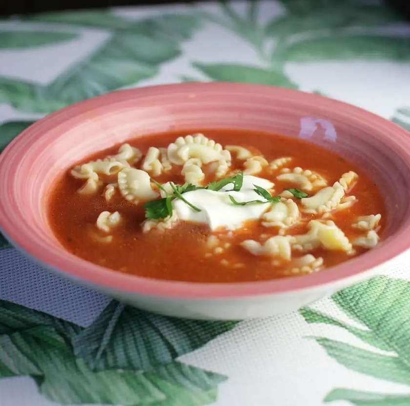 POMIDOROWA Z MAKARONEM