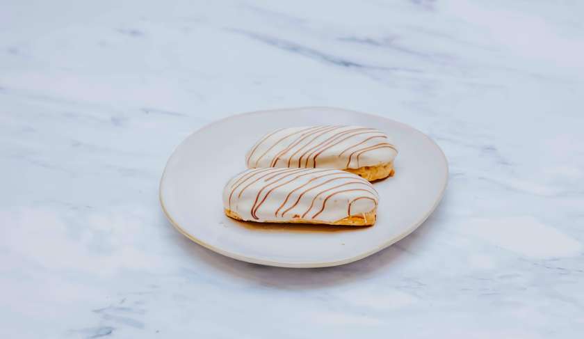 White Chocolate Eclair (100g)