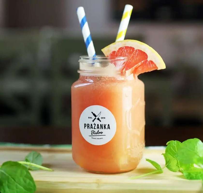 ŚWIEŻO WYCISKANY SOK Z GRAPEFRUITA