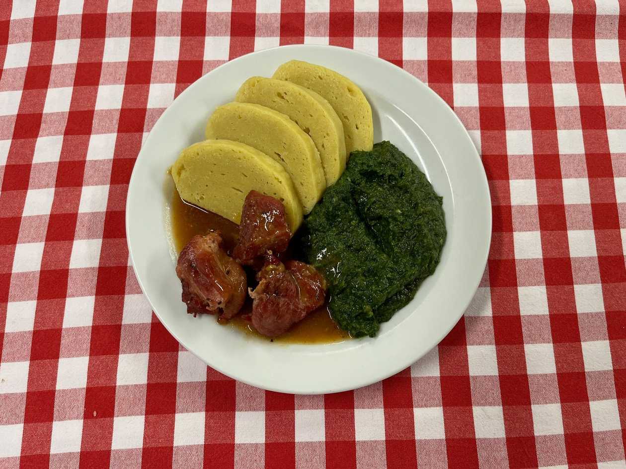 4. 200g. Moravský vrabec, špenát, bramborový knedlík