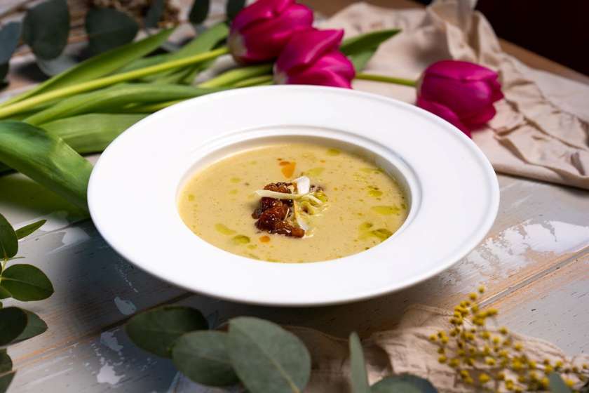 Leek and Parsley Cream Soup with Bacon Jam