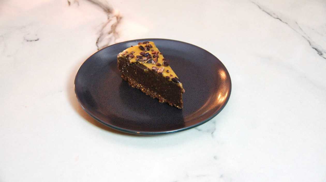 Mocha Caramel Cake 🌱