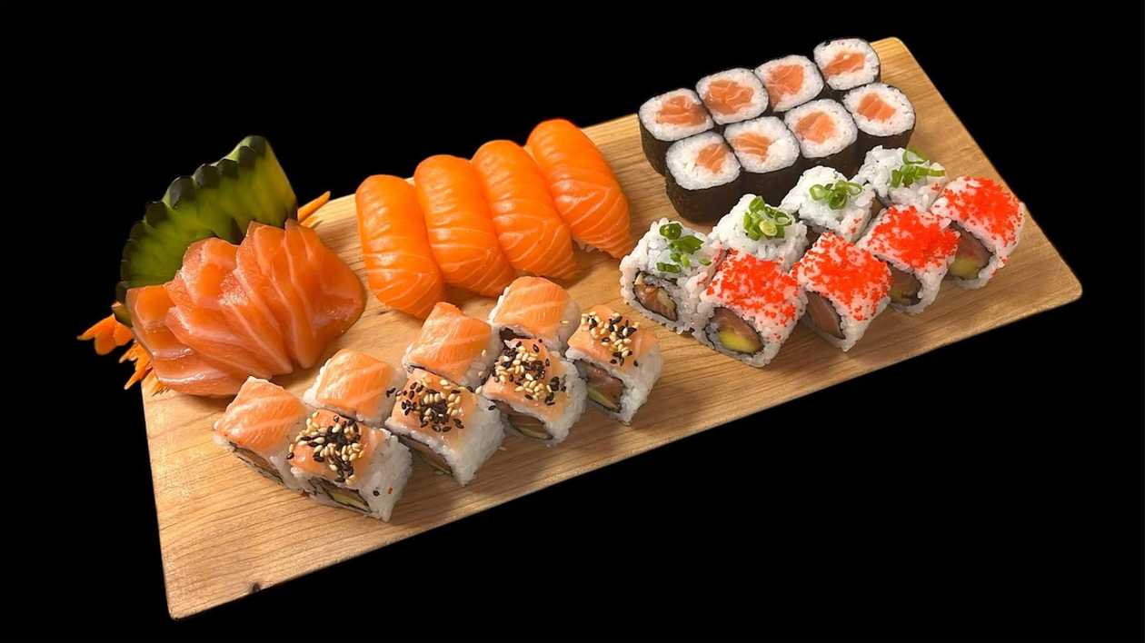 Menu 3 (32 Salmon Pieces Combination)