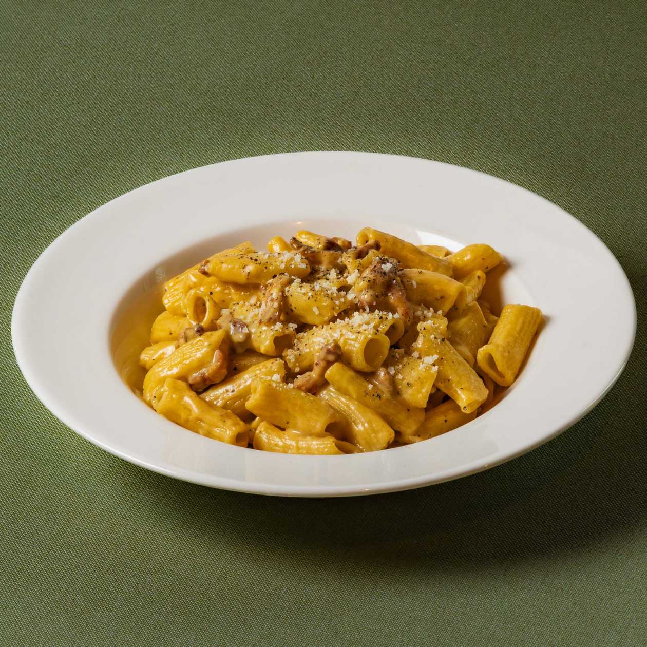 Rigatoni carbonara