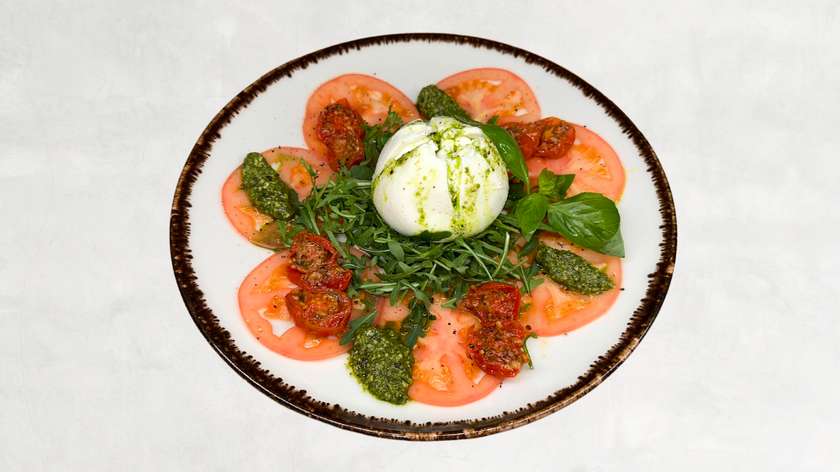 Burrata podana z focaccią