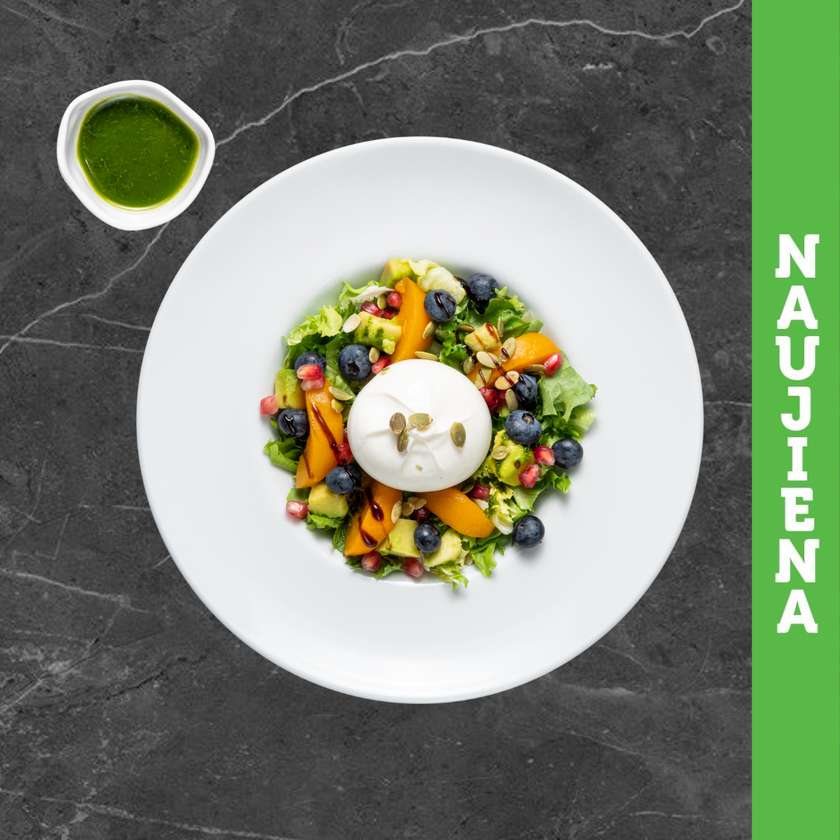 Salotos su burata ir šilauogėmis