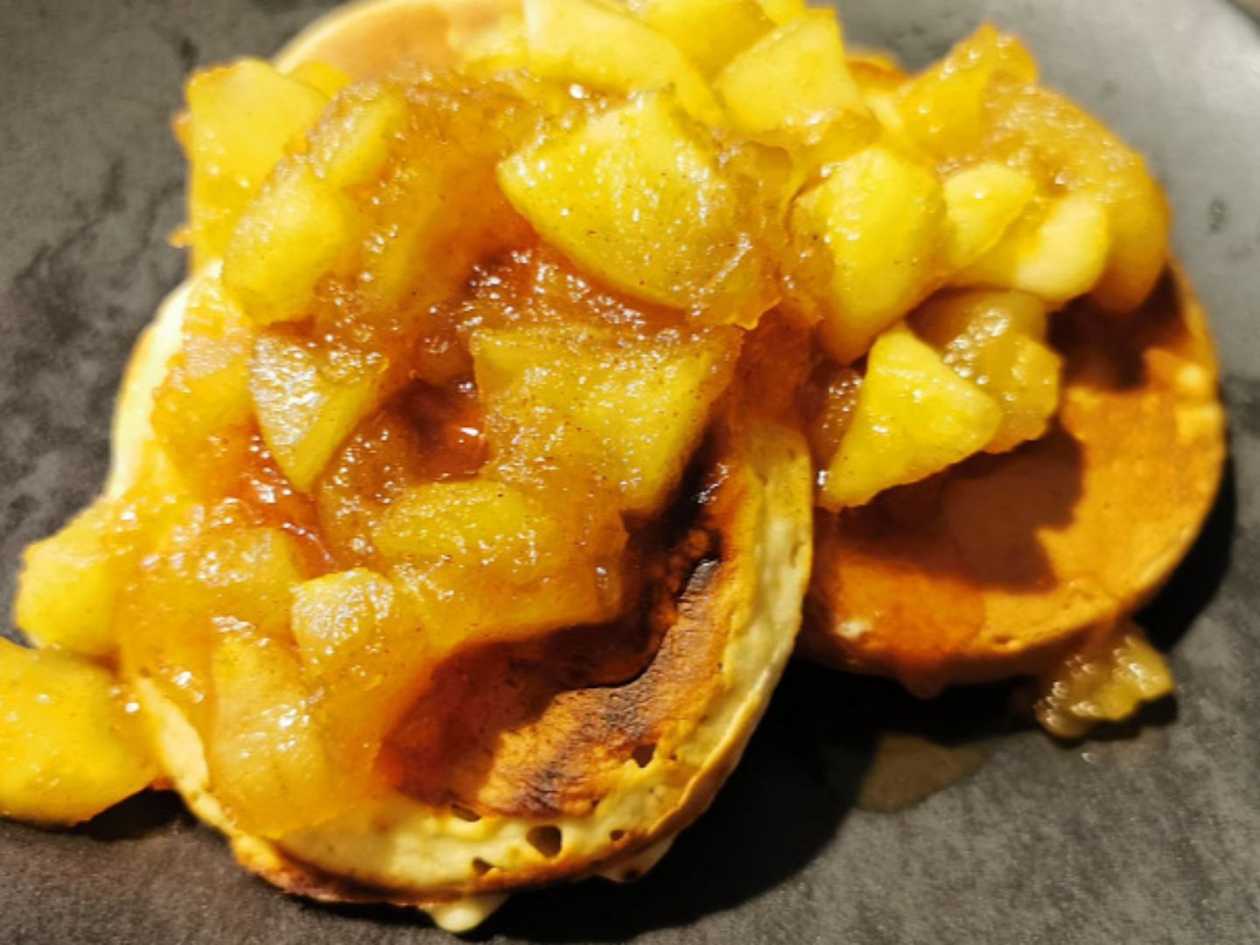 2ks Skořicové lívance s ananasem