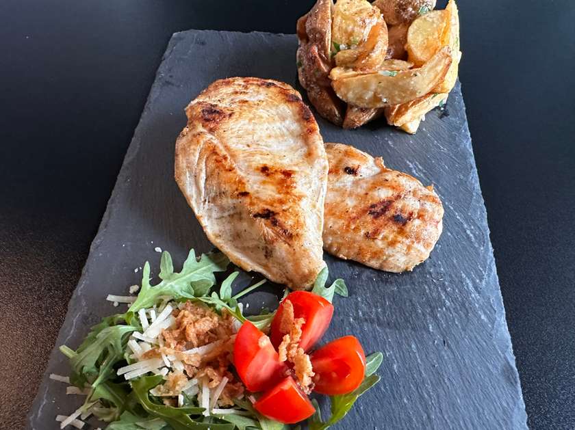 Piept de Pui cu Garnitura la Alegere