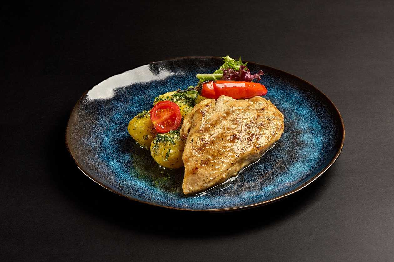 Chicken Breast Steak with Potatoes (200/175)