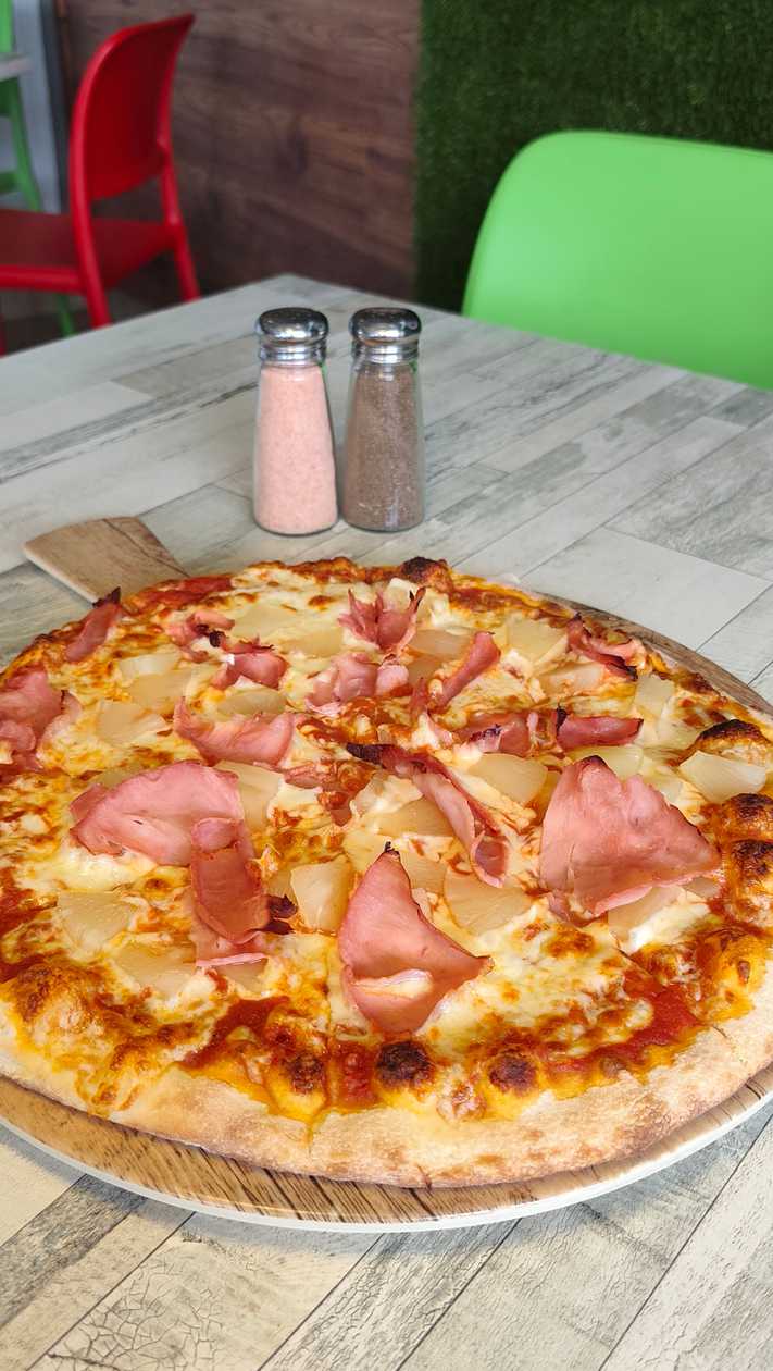 Hawaiian (Ananas) Pizza