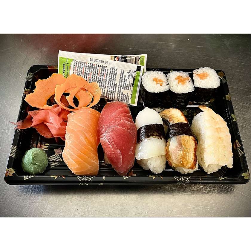 S13. Avokádo Roll 8 ks