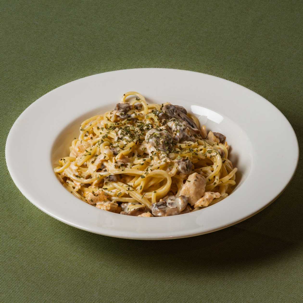 Spaghetti pollo e funghi