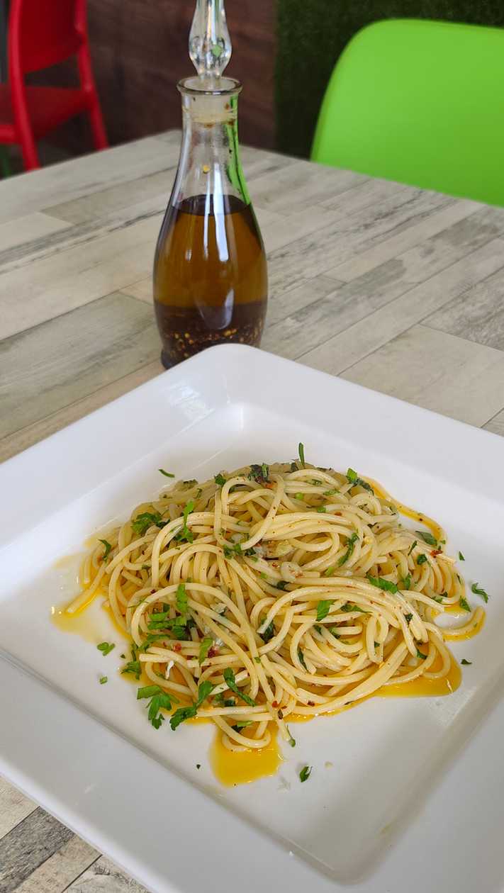 Aglio e Olio Pasta