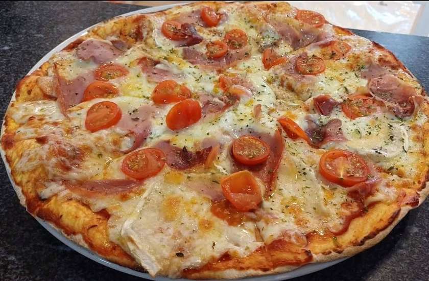 Pizza  Nápoli med.