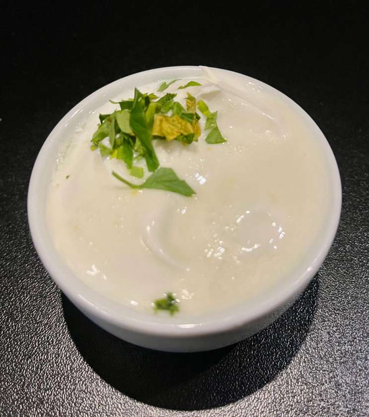 Sos Smantana cu maioneza si verdeata