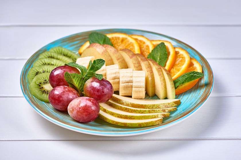 Assorted Seasonal Fruits (100g)
