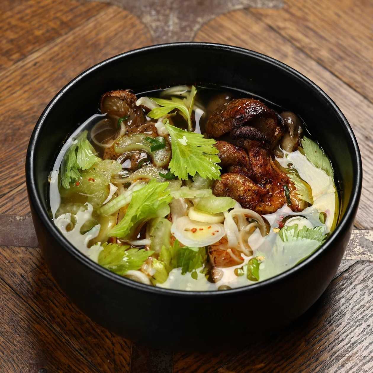 Бульйон курячий з грибами та курячим філе