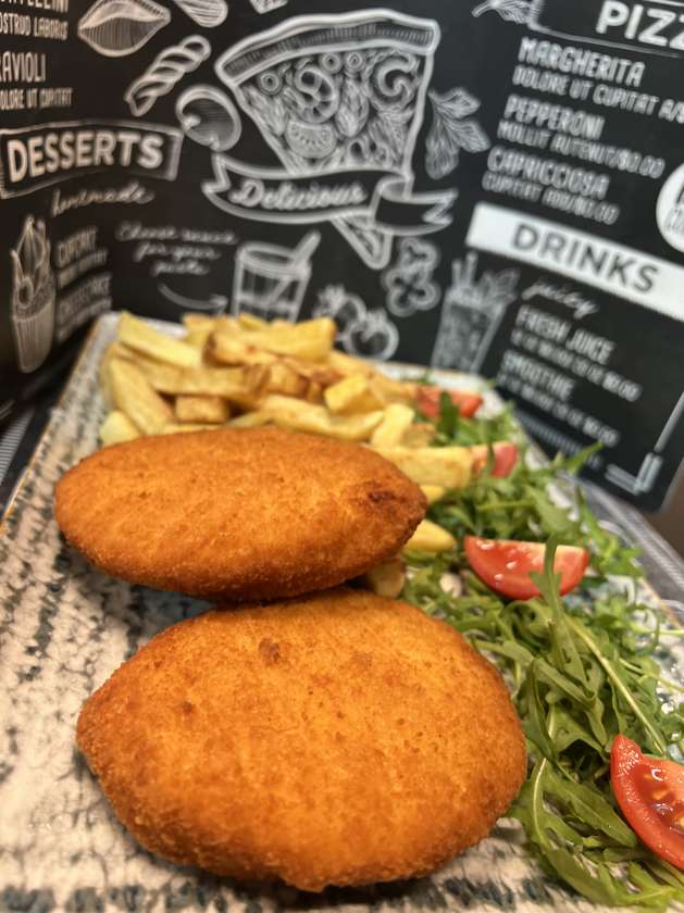 Cordon Bleu de Pui cu Garnitura