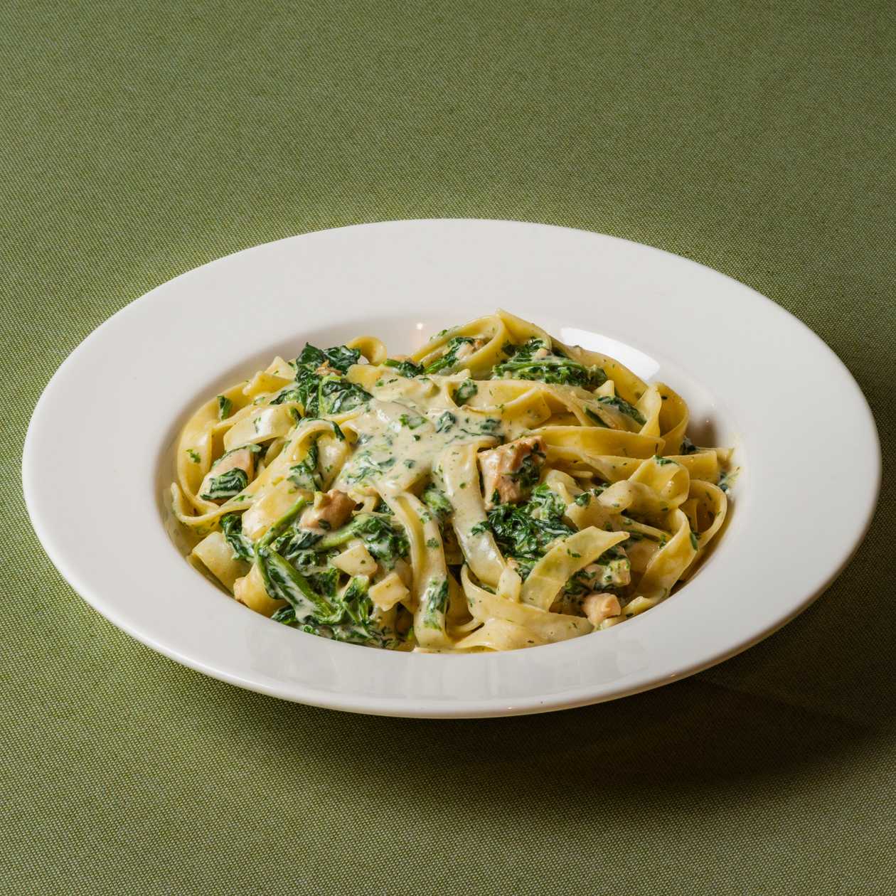 Tagliatelle pollo e spinaci