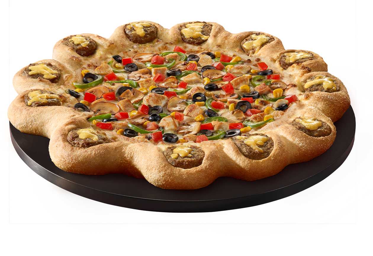 Medium Chicken & Corn Cheeseburger Crown Pizza