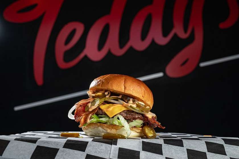 SPICY BACON VEGAN BURGER