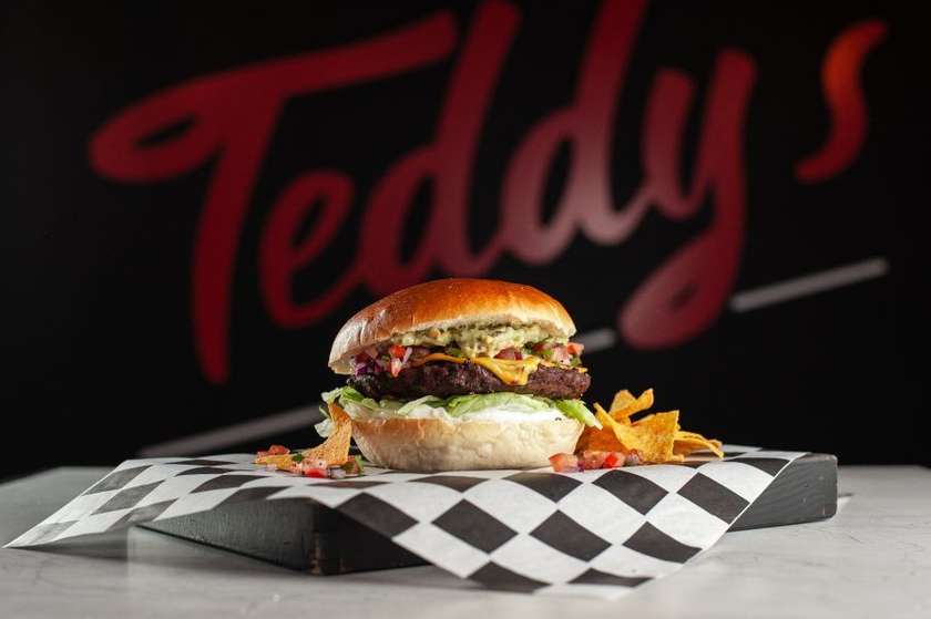 GUACAMOLE VEGAN BURGER