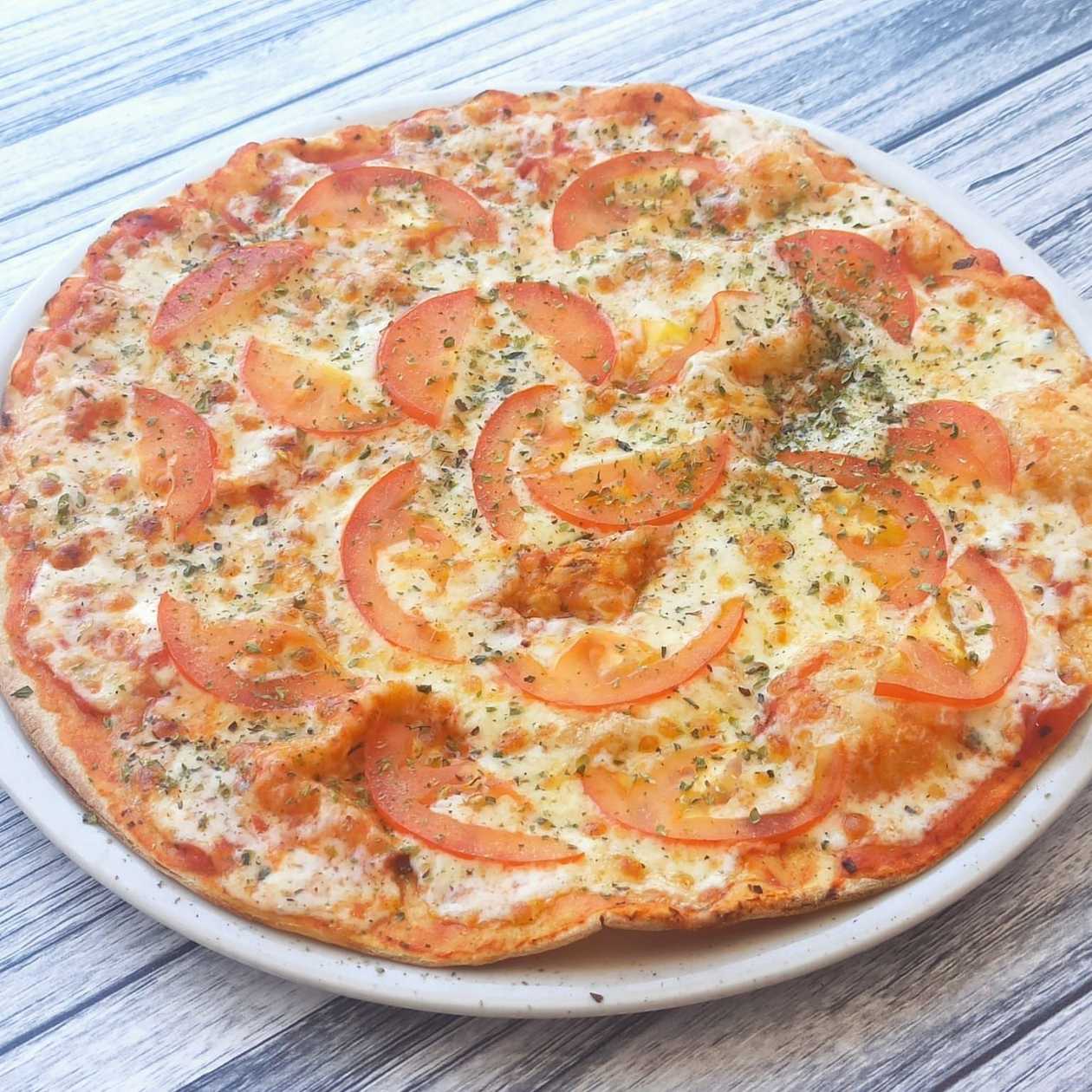 Pizza Tomate Fresco med.