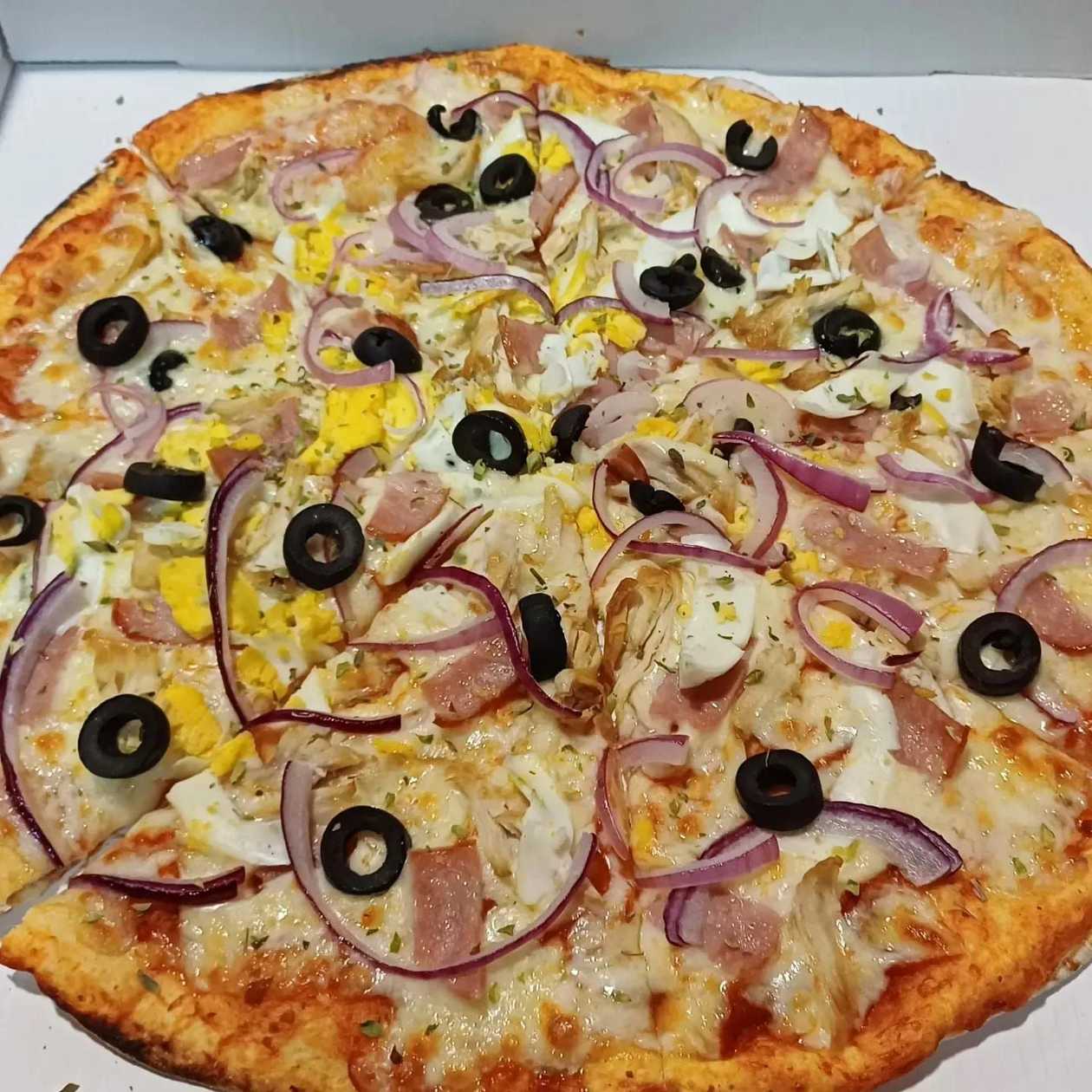 Pizza Portuguesa med.  ⭐️⭐️⭐️⭐️⭐️