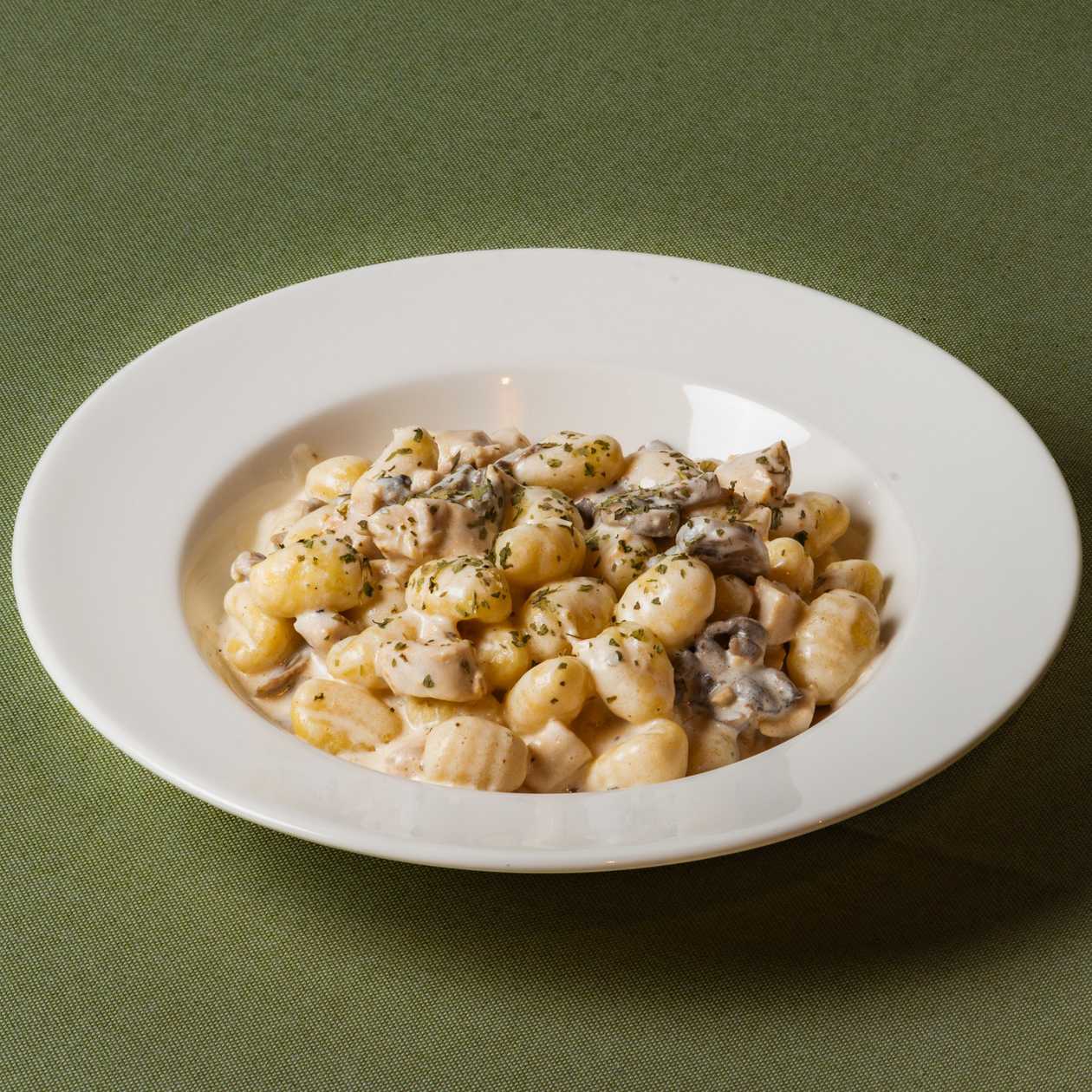 Gnocchi pollo e funghi