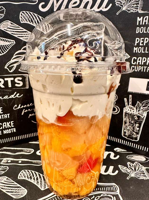 Salată de Fructe în Sirop si Frisca