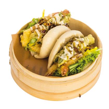Sandwich Gua Bao z krewetkami i szparagami