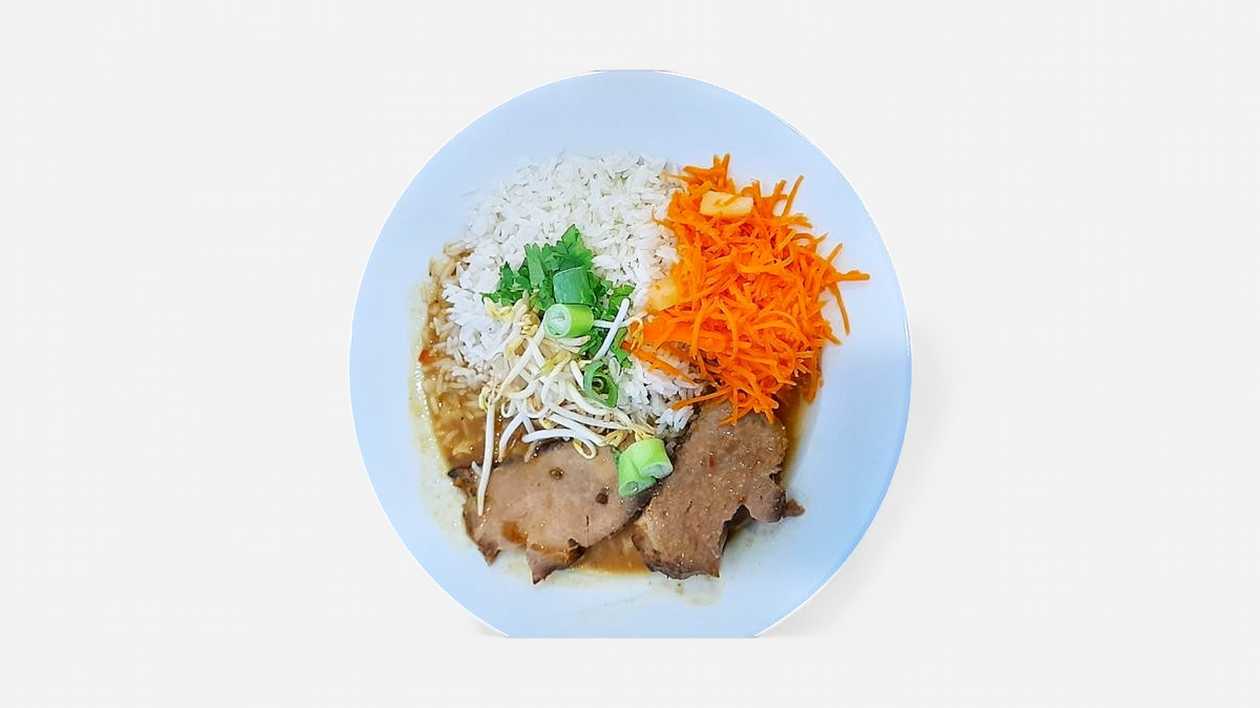 120g/120g	Pečená bravč.krkovica marinovaná v zázvore a tmavom pive,basmati ryža,mrkva s ananásom ES1