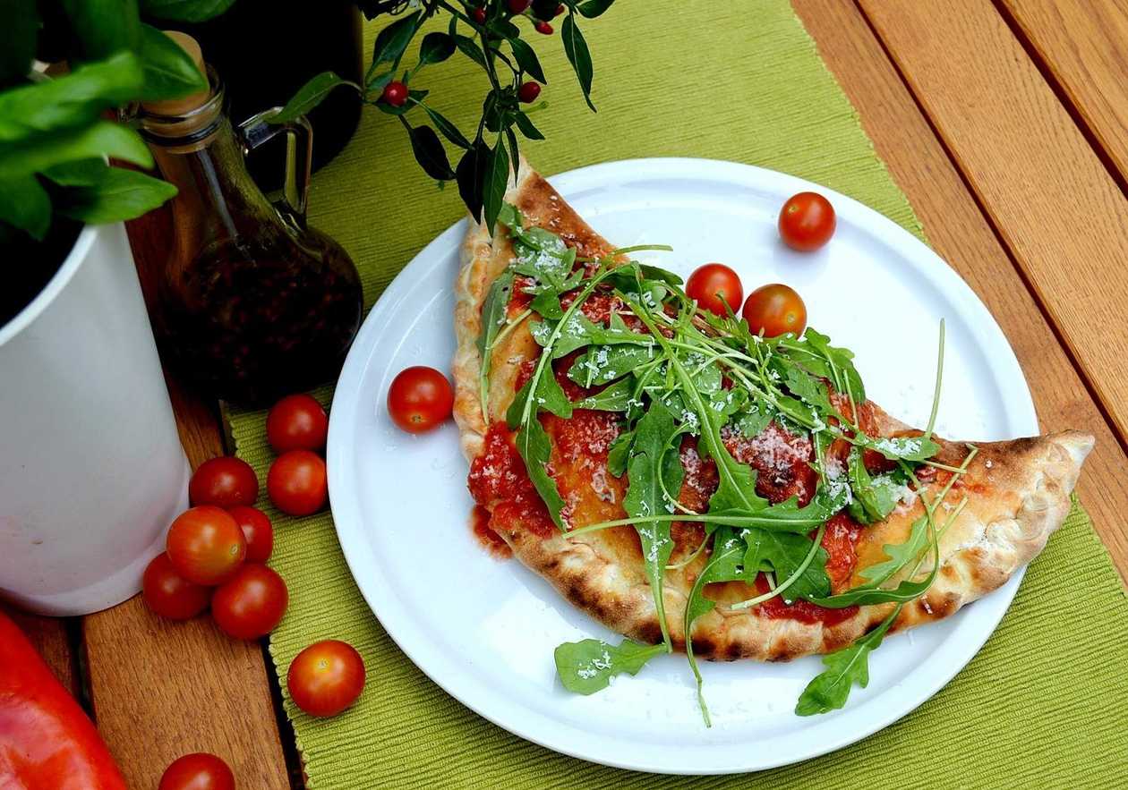 Pizza Calzone (Închisă)