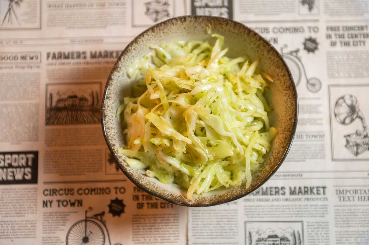 Salata de varza cu pesto