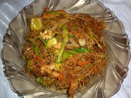 Rice Noodles with Seafood on a Platter